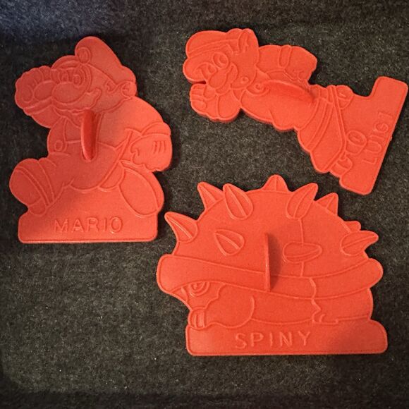 Vintage 80s Nintendo Mario Bros Cookie Cutters Luigi Spiny Set Of Three Taiwan - Picture 1 of 10